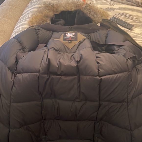 Canada Goose Kensington Model Parka - Picture 11 of 14